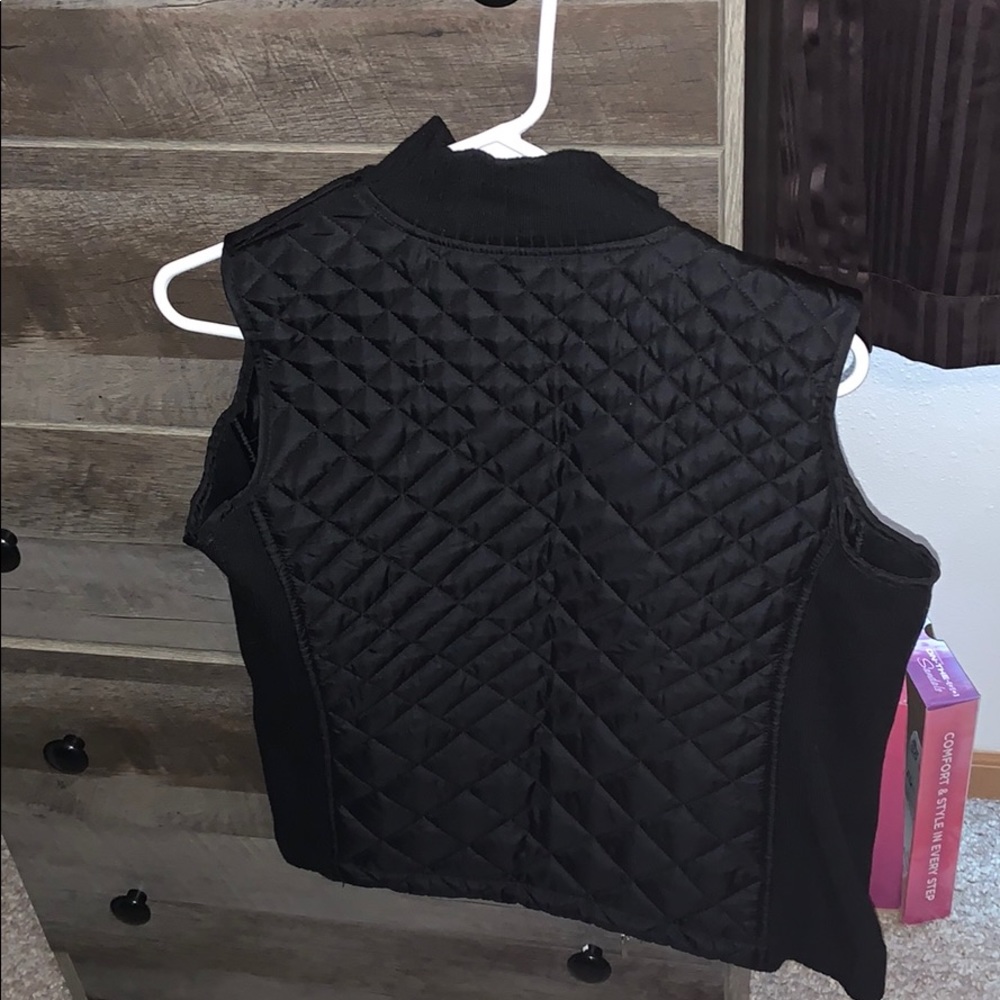 Vest - Picture 2 of 3